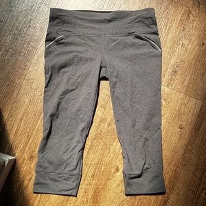 Athleta Relay capri leggings
